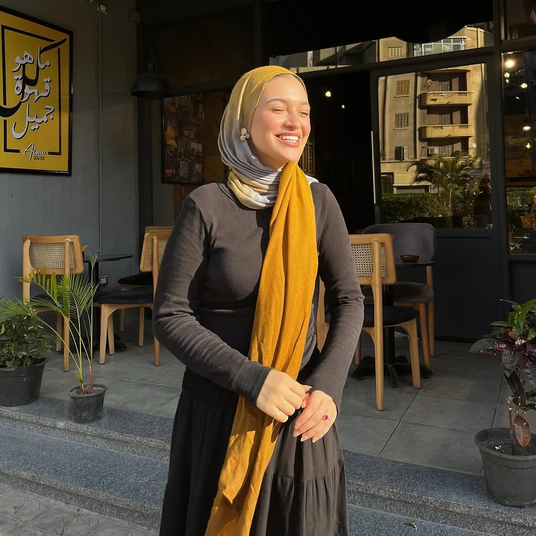 Degradee dark yellow & gray