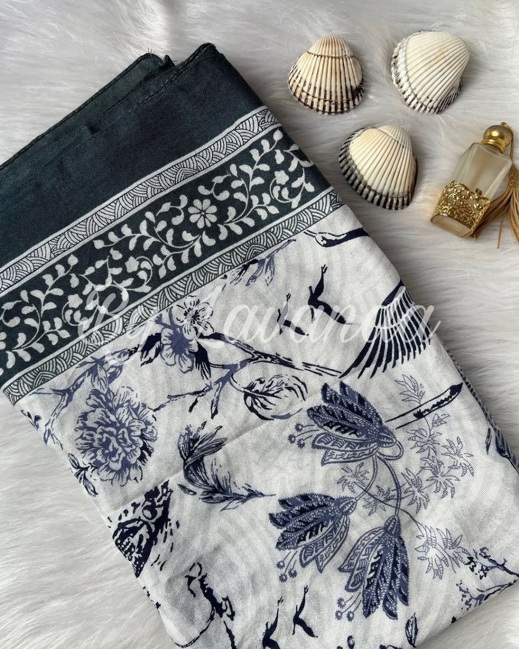 Asiatique scarf