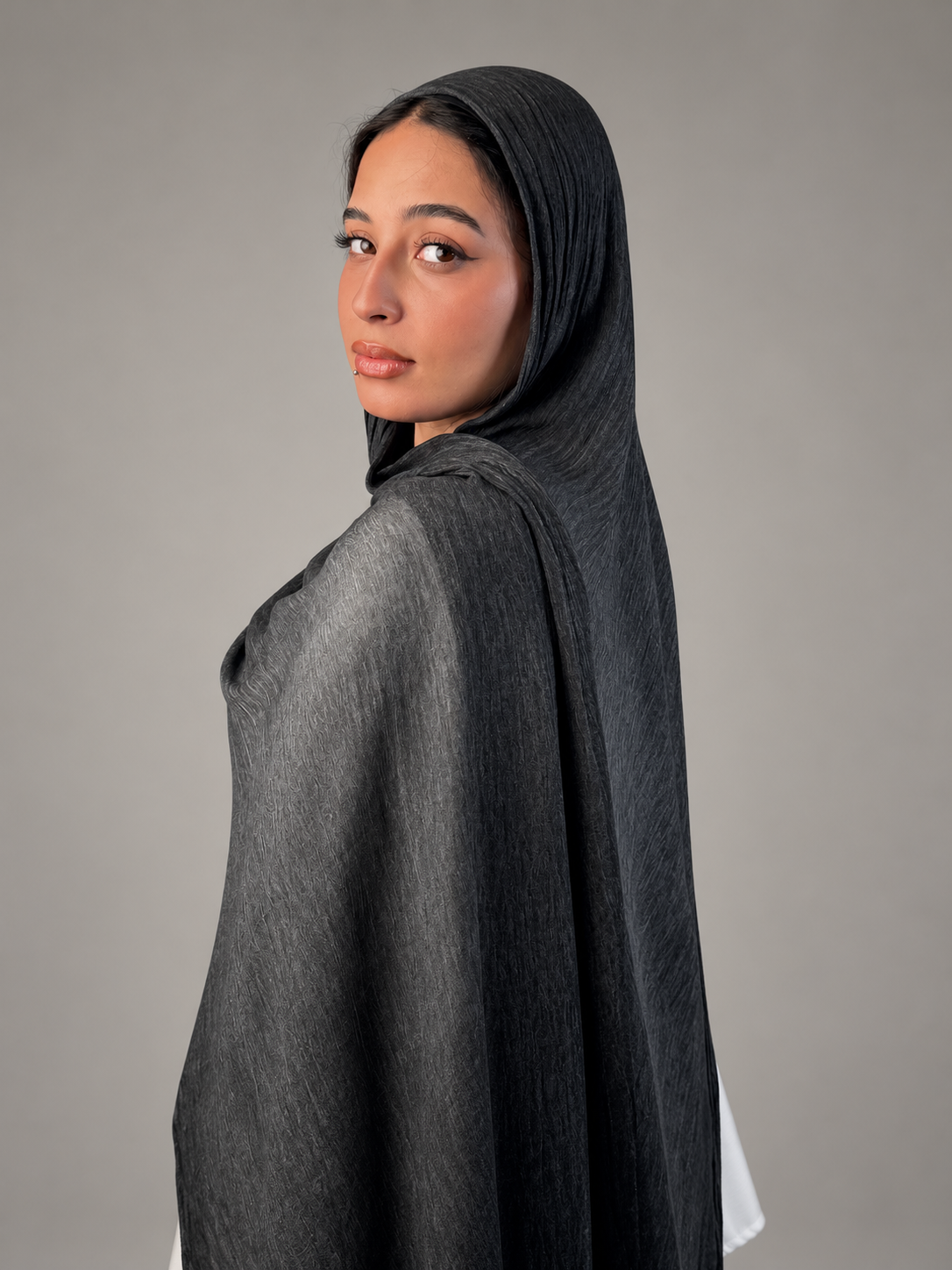 Ruffled scarf - Dark gray 2