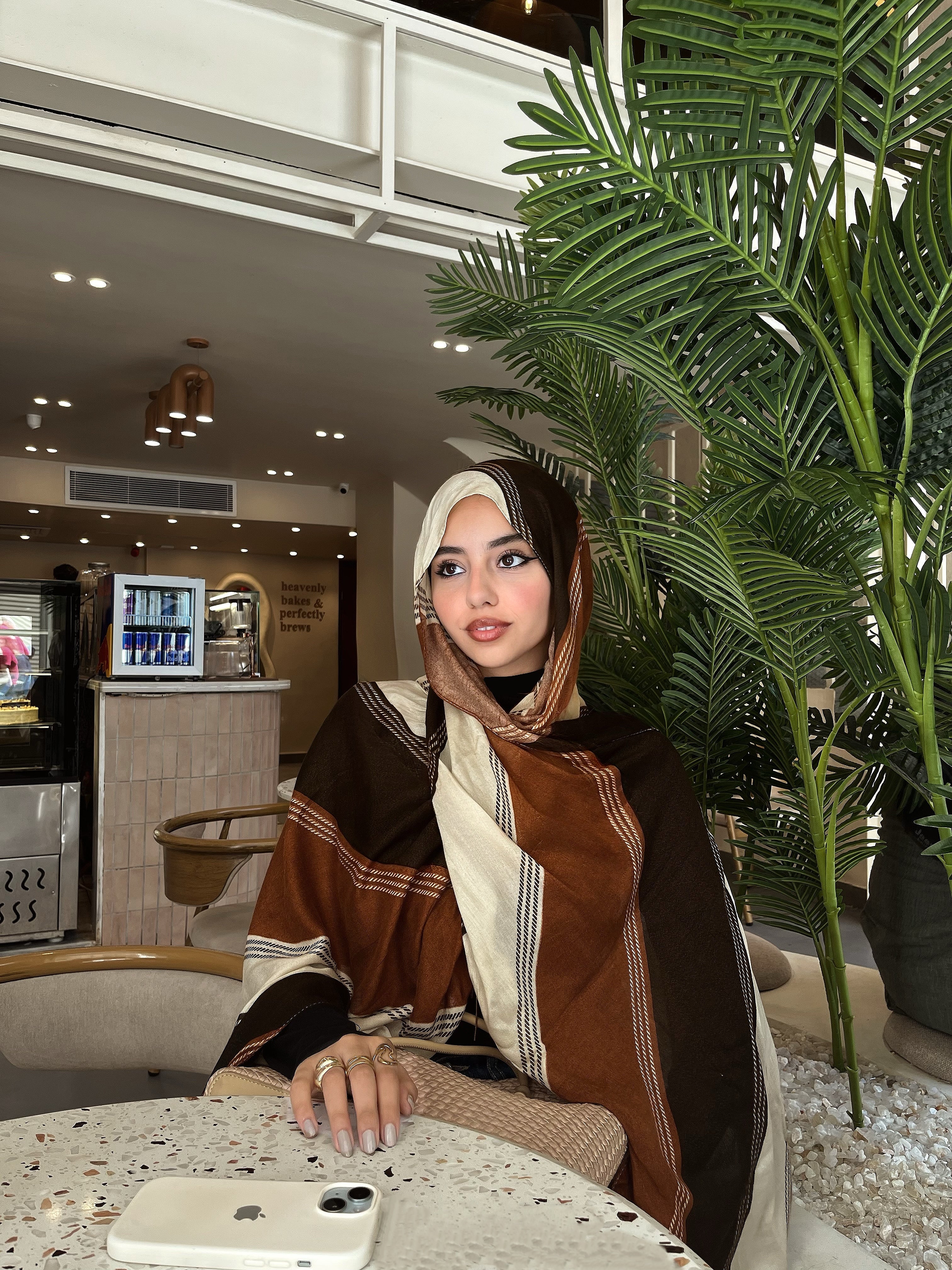 Brown Ora