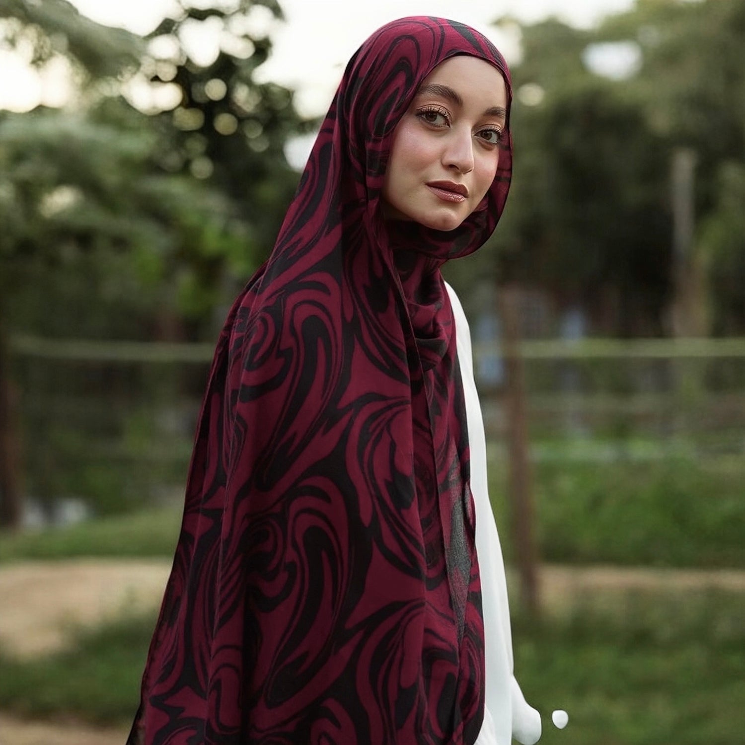 Mawj burgundy scarf