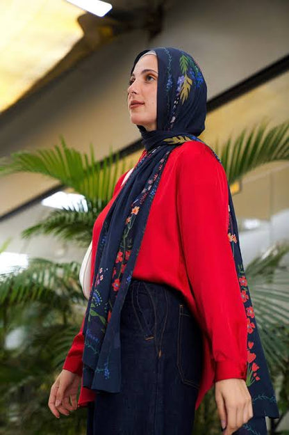 Navy persian queen