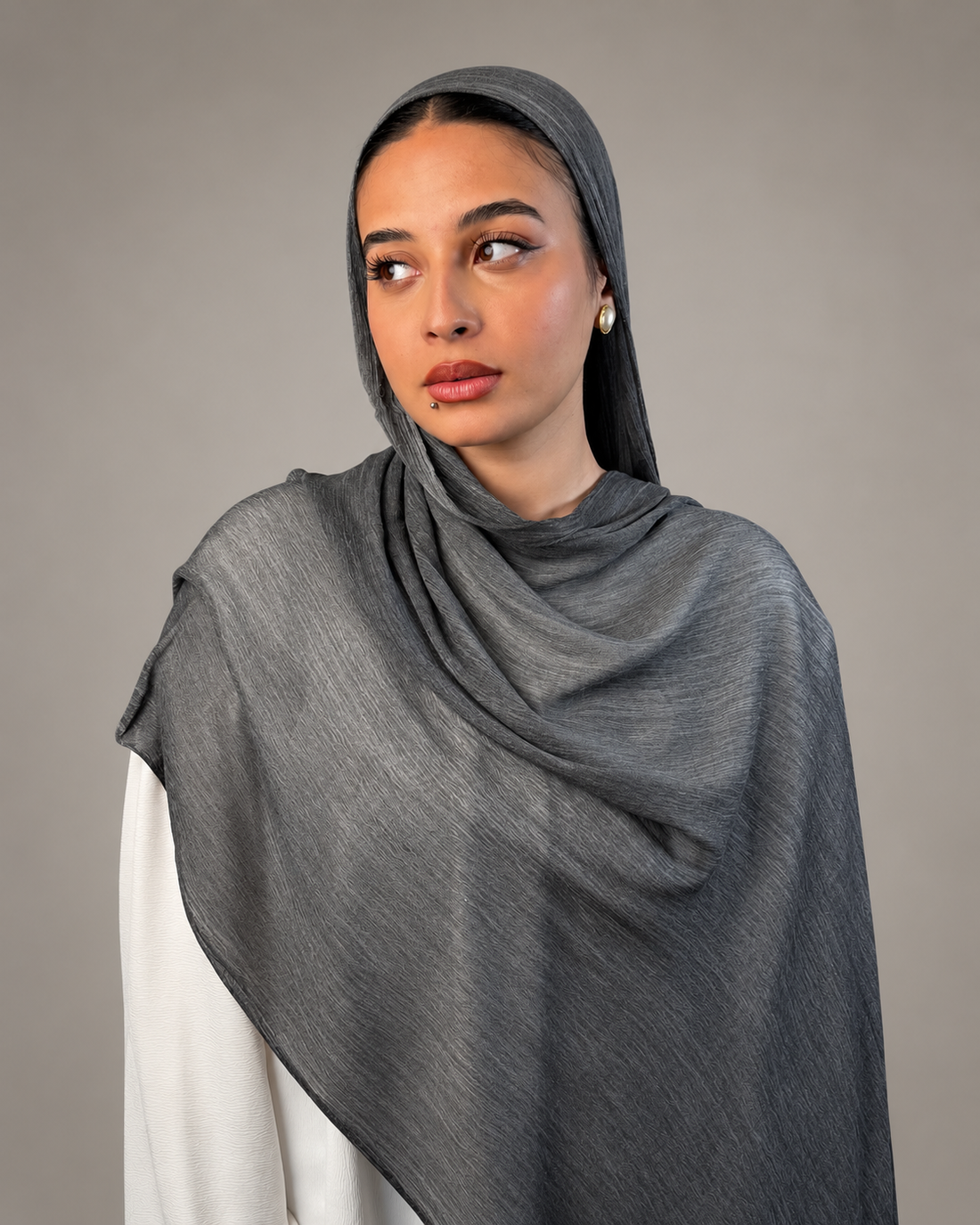 Ruffled scarf- Dark gray
