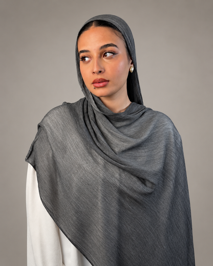 Ruffled scarf- Dark gray