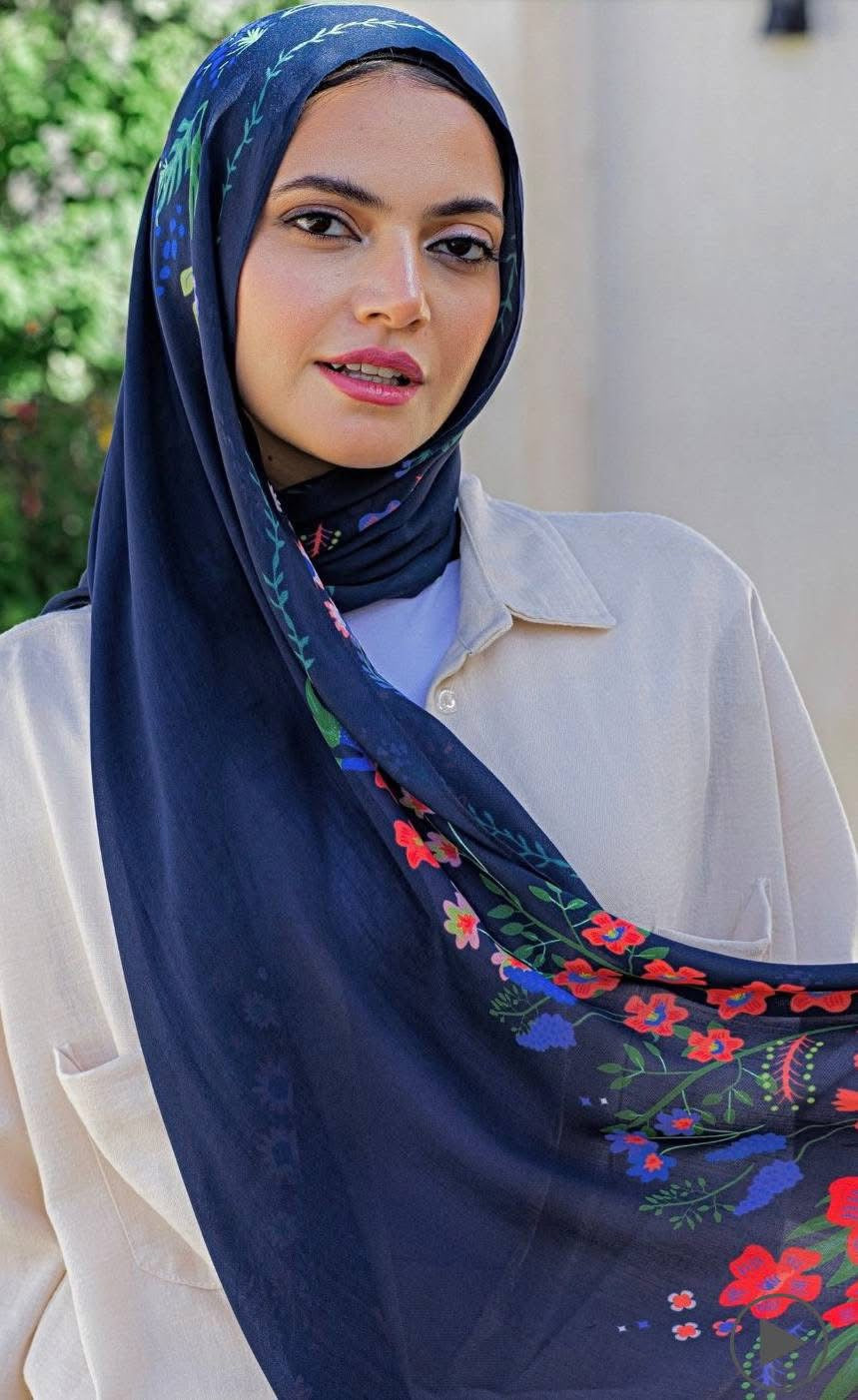 Navy persian queen